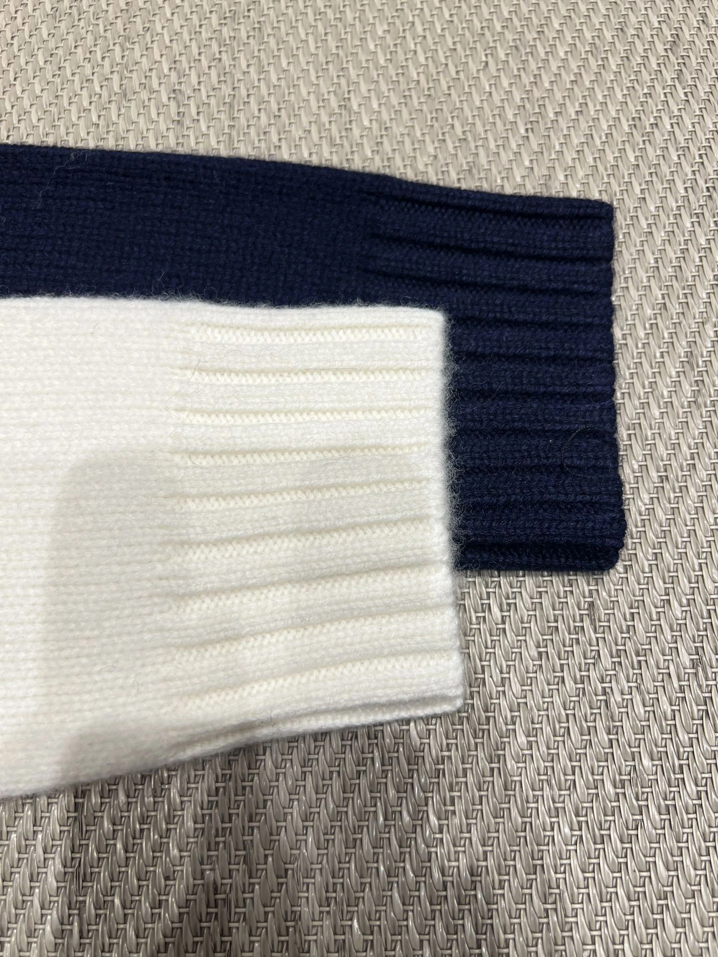 wg.luxury- R18ph embroidery wool 2colour item:E-F140I2728-2H